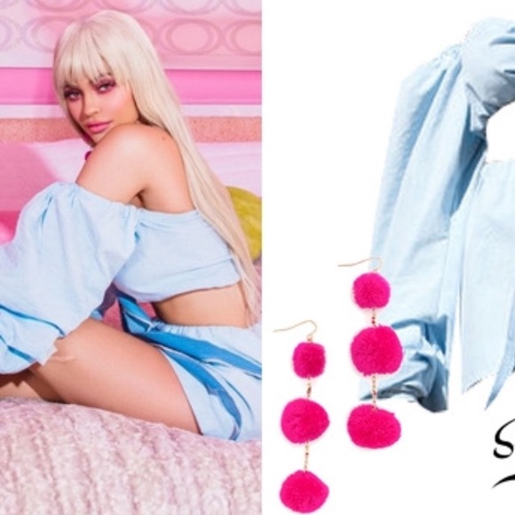 Kylie Jenner TLZ L’FEMME extremely oversized sleeve fashion top
Tie front XXS - Picture 5 of 5